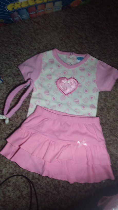 PRETTY IN PINK 3 PIECE OUTFIT...6-9 MOS......RUFFLY SKIRT, SHIRT WITH SILK HEART APPLIQUE, HEADBAND