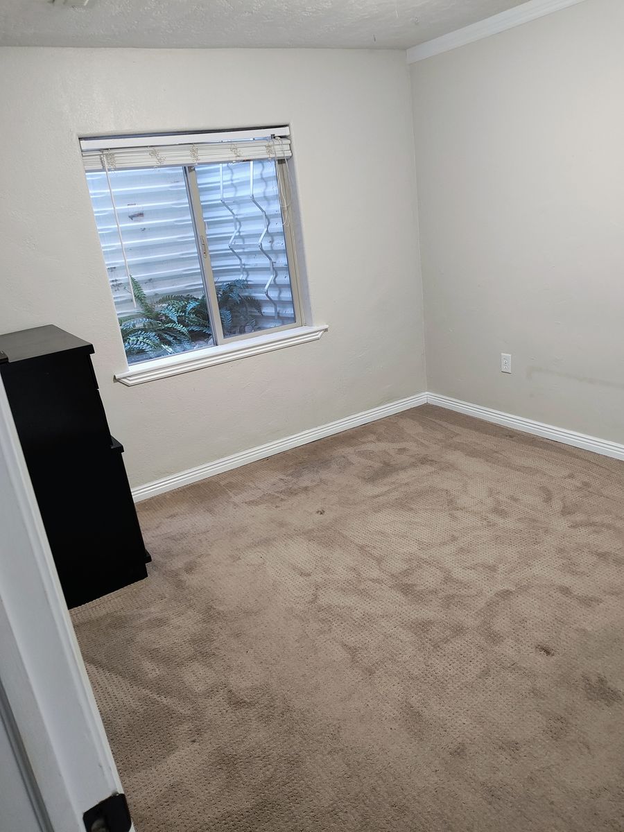 Room for rent, male preferred, available 9/15,  private bathroom, utilities included