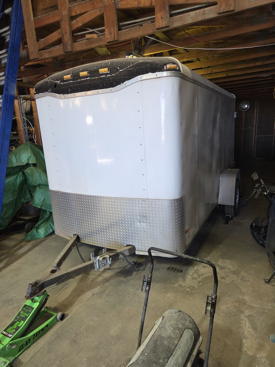 14ft enclosed trailer title in hand ready to work