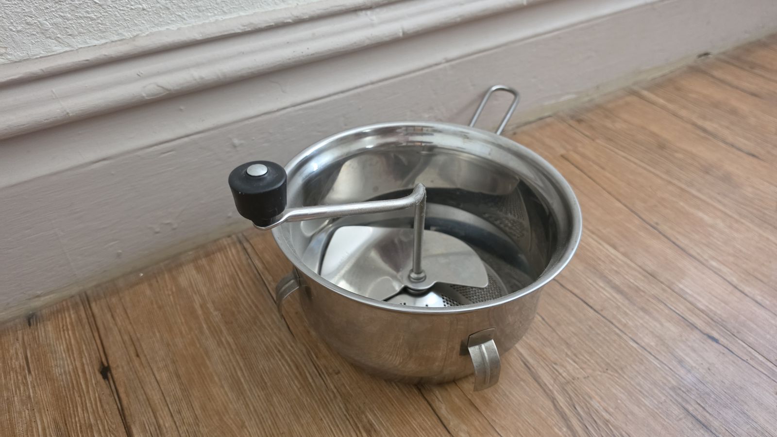 Stainless Steel Food Mill with Handle - Manual Strainer & Masher