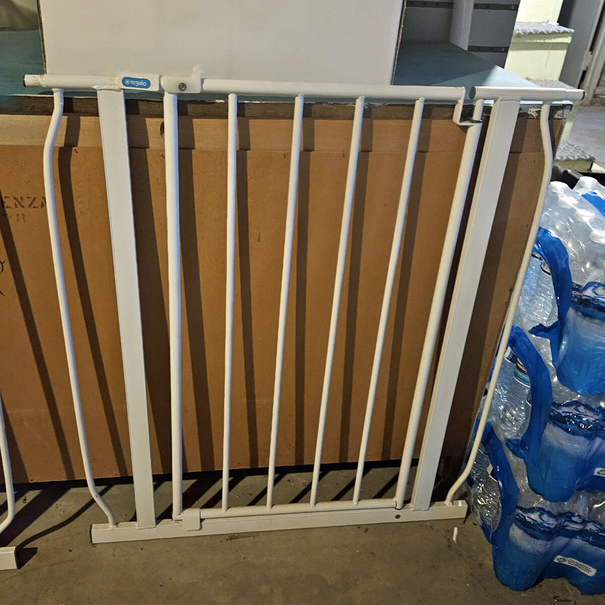 Baby Pet Gate Regalo Walk Through