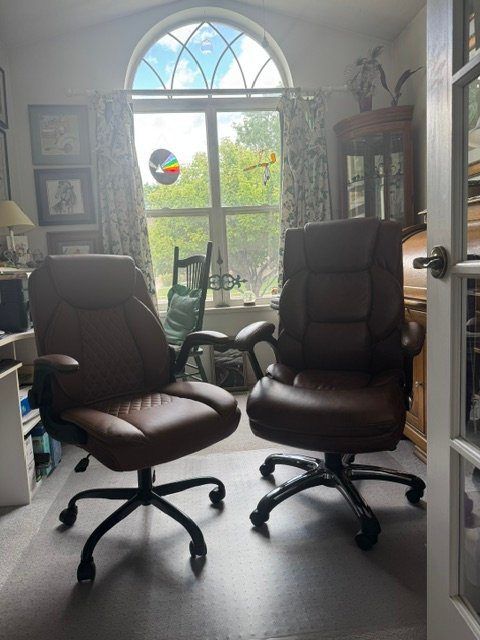Practically new office chair