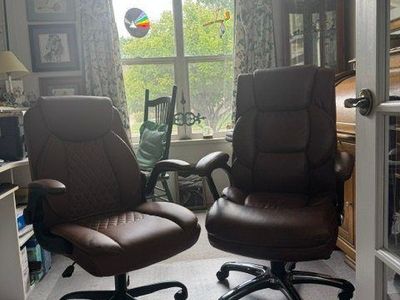 Practically new office chair