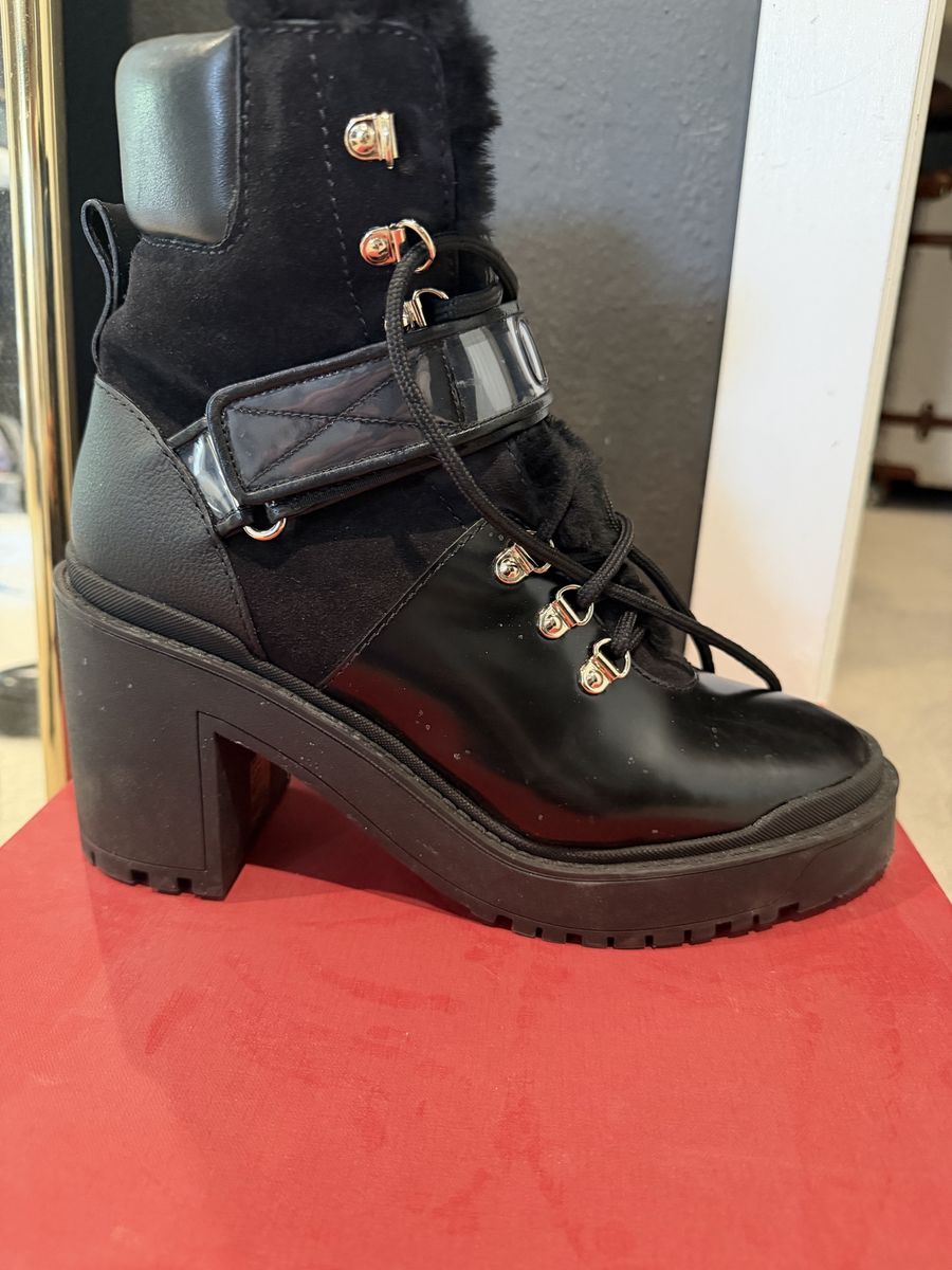 Authentic Valantino Garavani Boots