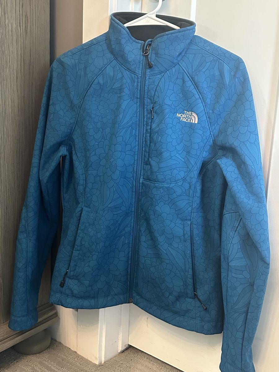 The North Face Women's Blue Floral Pattern Soft Shell Jacket - Size Medium