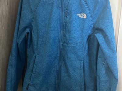 The North Face Women's Blue Floral Pattern Soft Shell Jacket - Size Medium