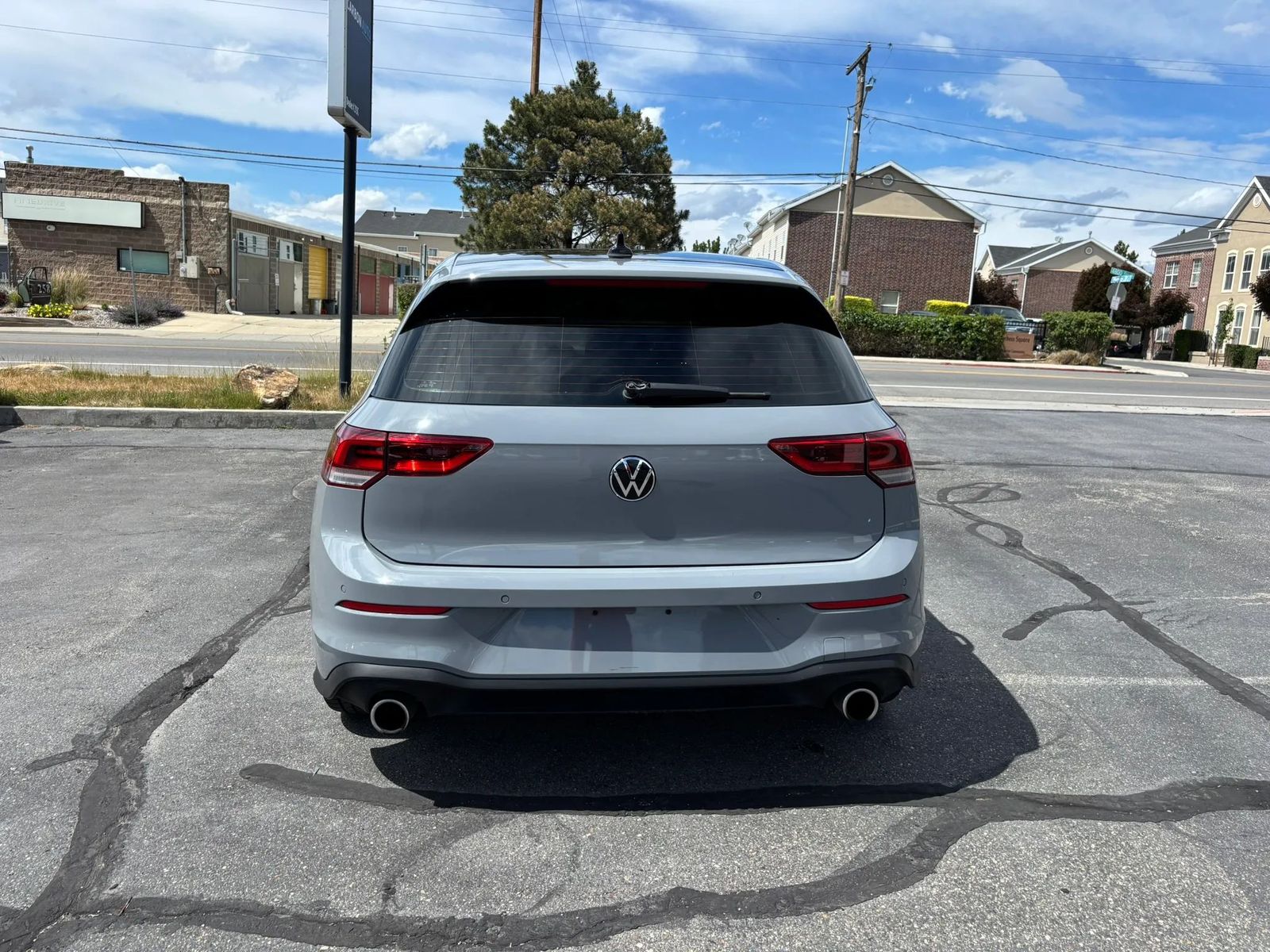Main image 6
