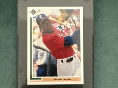 1991 Upper Deck Michael Jordan SP1 Baseball Card in Acrylic Case