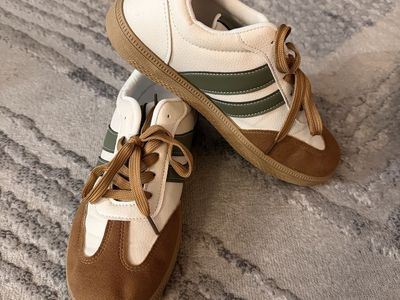 women's Fashionable Sneakers