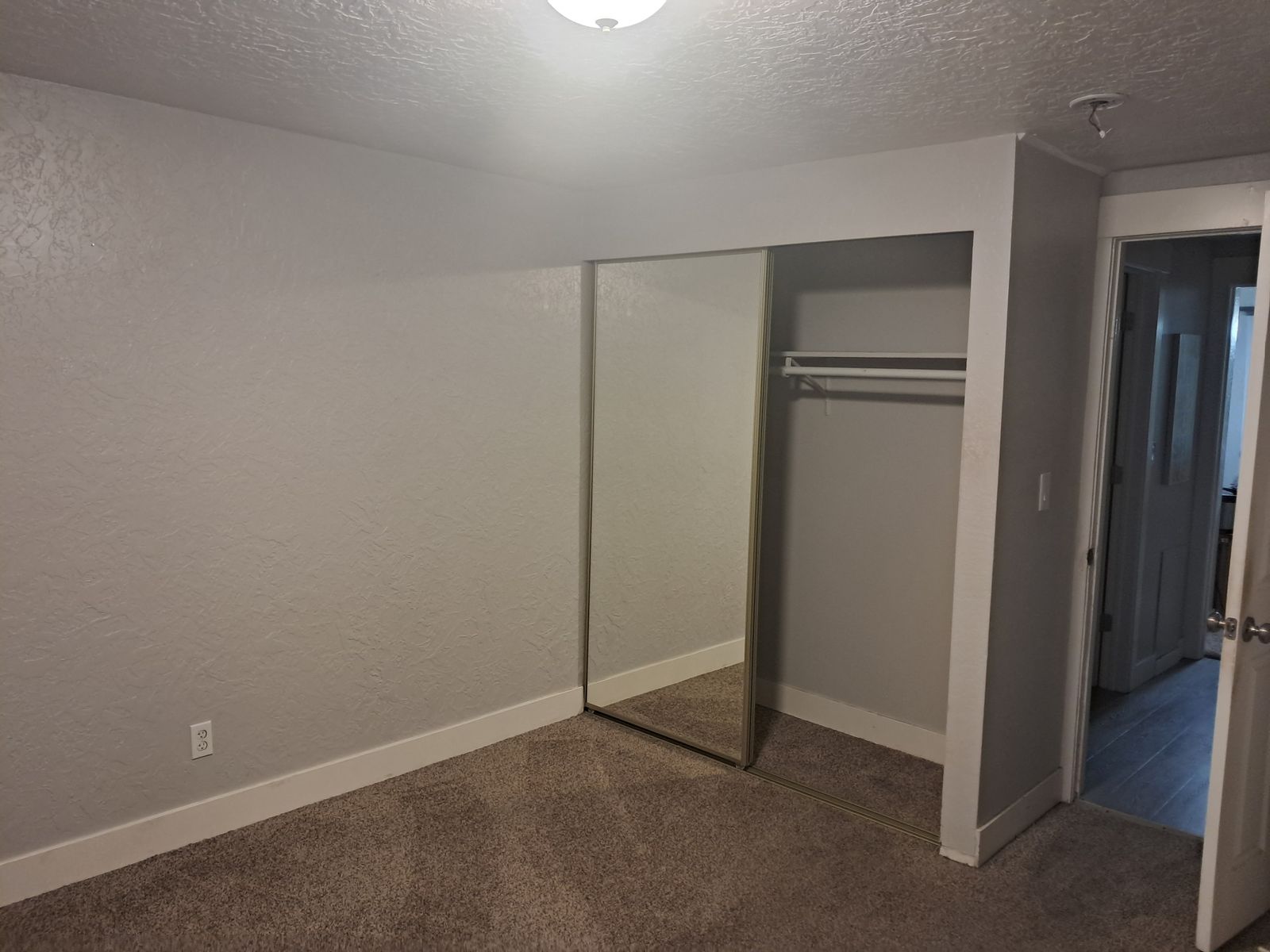 Room for rent $750 + deposit
