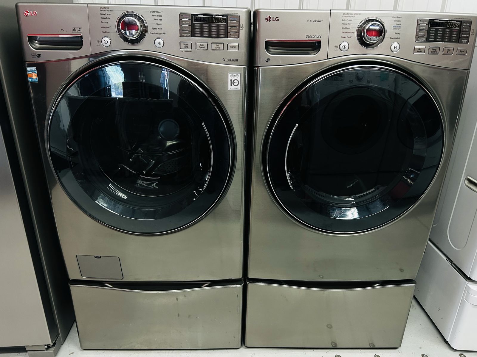 Lg Steam Electric Front Load Set With Pedestals
