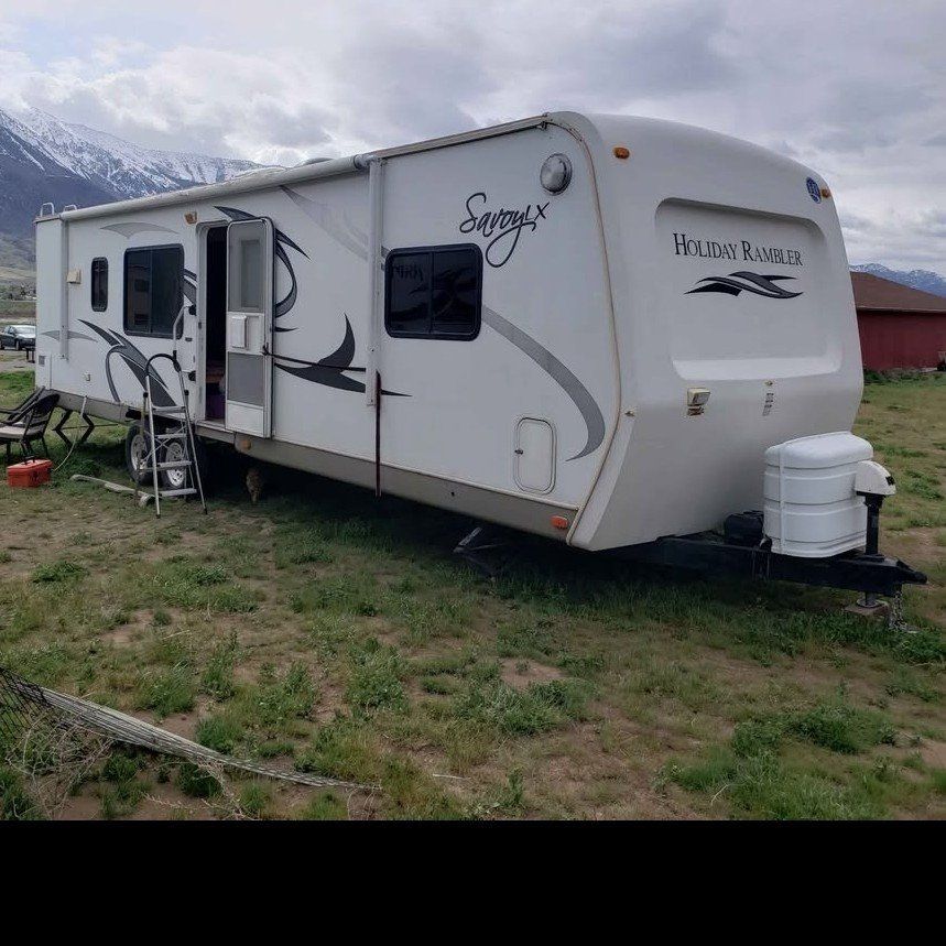 2010 Holiday Rambler savoy lx 32RKD.