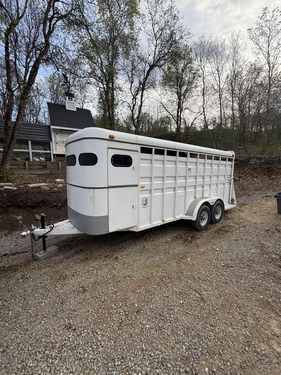 1986 Circle J 4 Horse Trailer