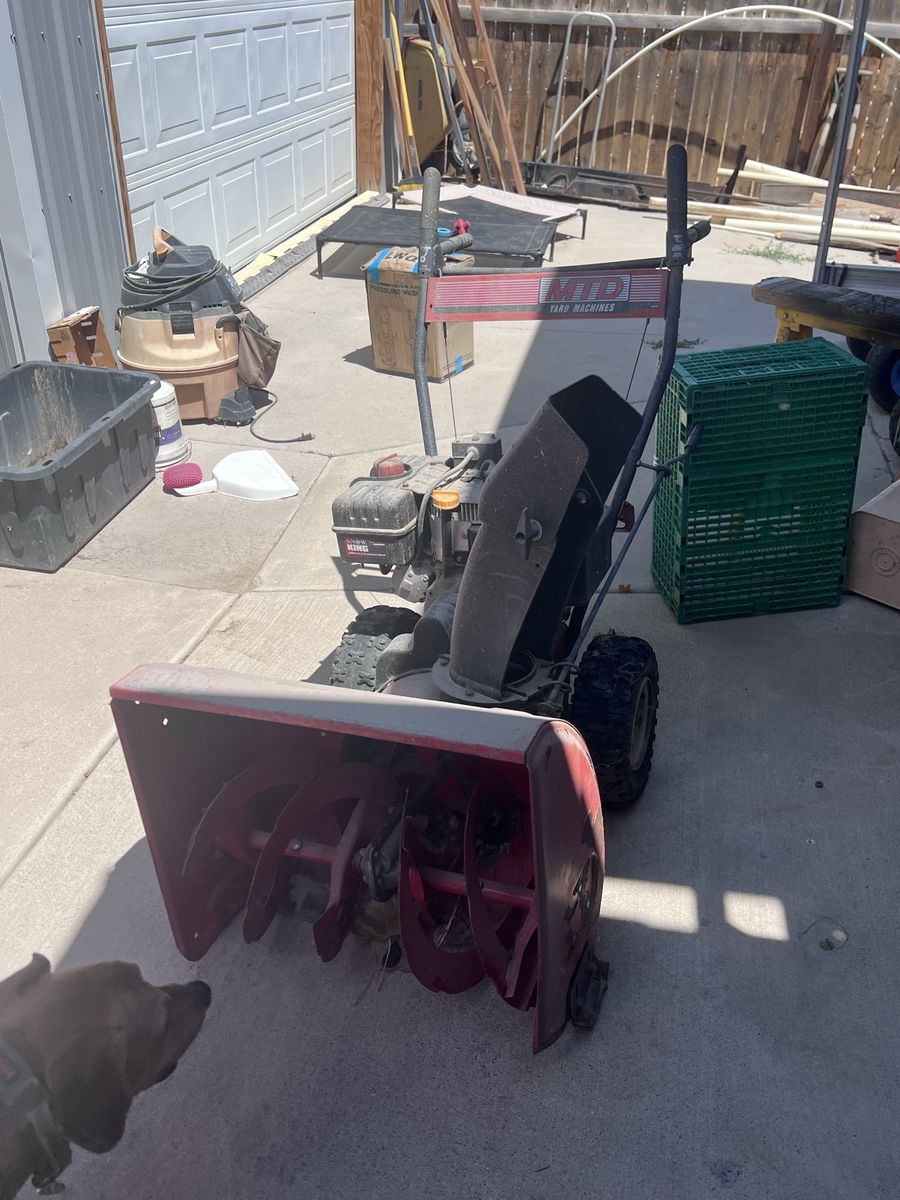 MTD Yard Machines 2-Stage Snowblower – Electric Start – Runs Great