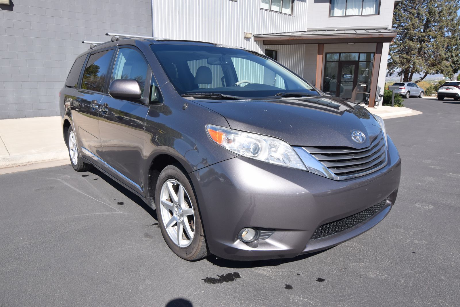 2014 Toyota Sienna XLE 7-Passenger