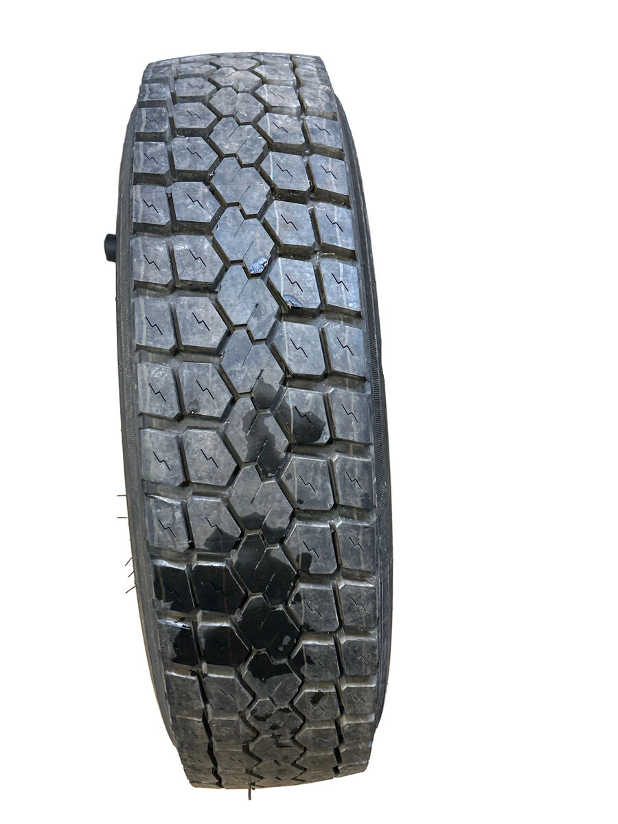 NOS DYNATRAC DT340 BSW 225 70 19.5 128/126L 14PLY COMMERCIAL TIRE 96051