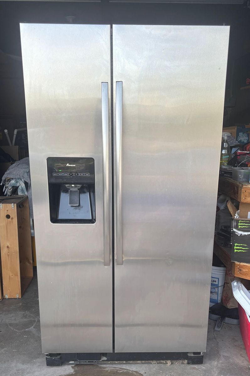 Amana Stainless Steel Dual Door Refrigerator Freezer Ice Maker Front Water and Ice Dispenser