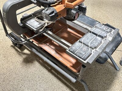 Ridgid 15 Amp 10 in. Wet Tile Saw with Portable Stand
