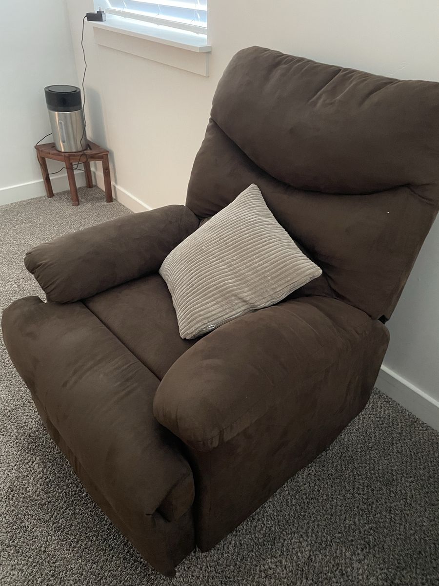 Main image 3