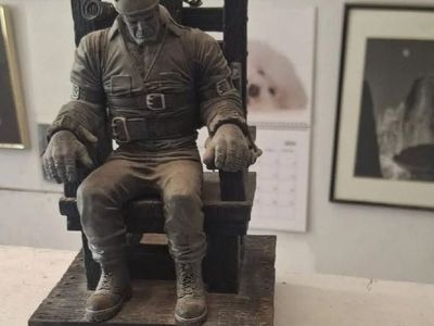 Electric Chair Horror Resin Figurine Novelty Talking Hand Figurine toys 801 502 3235 TEXT ONLY no calls no voicemail answered