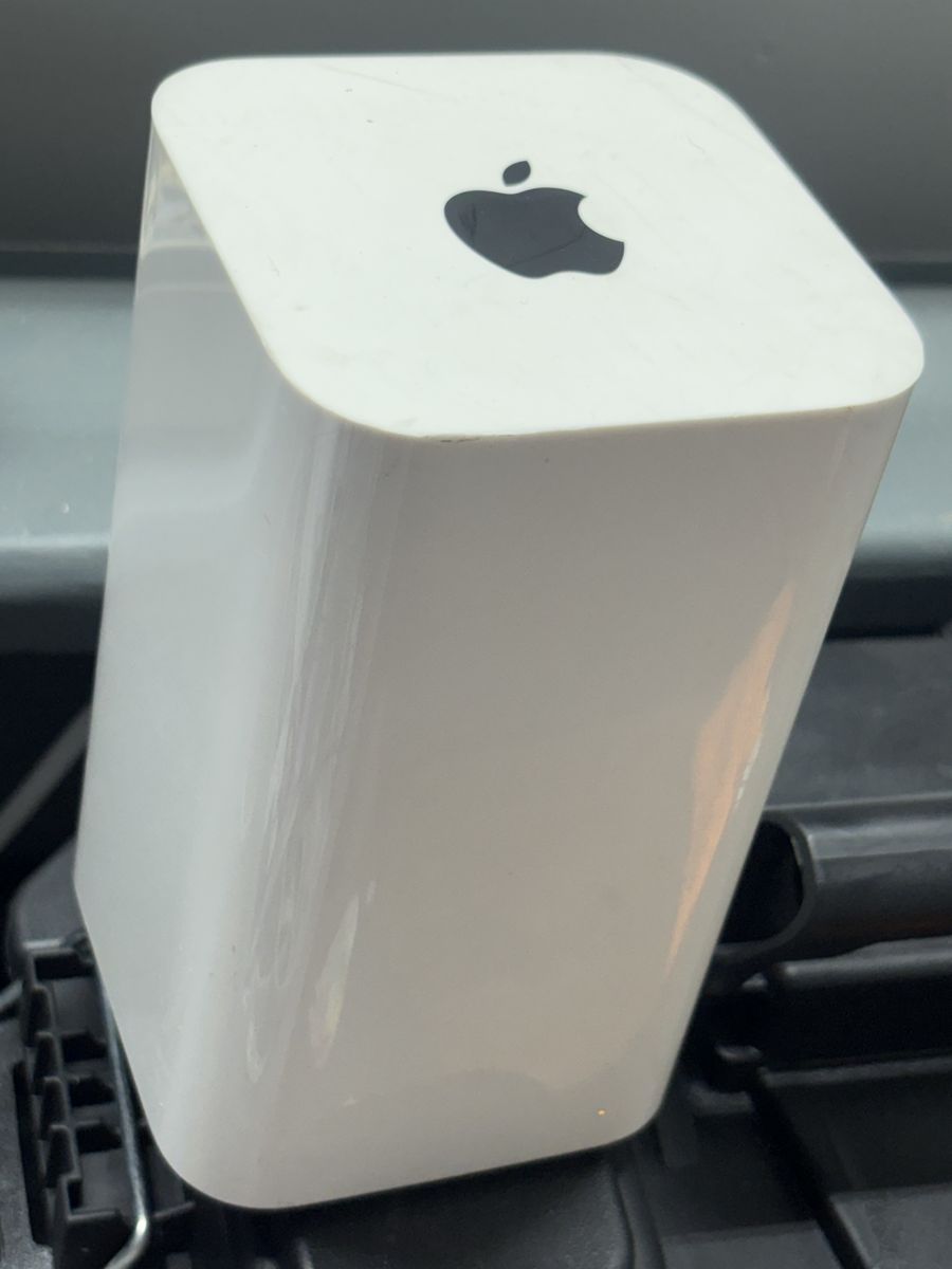 Apple Airport Wireless Router