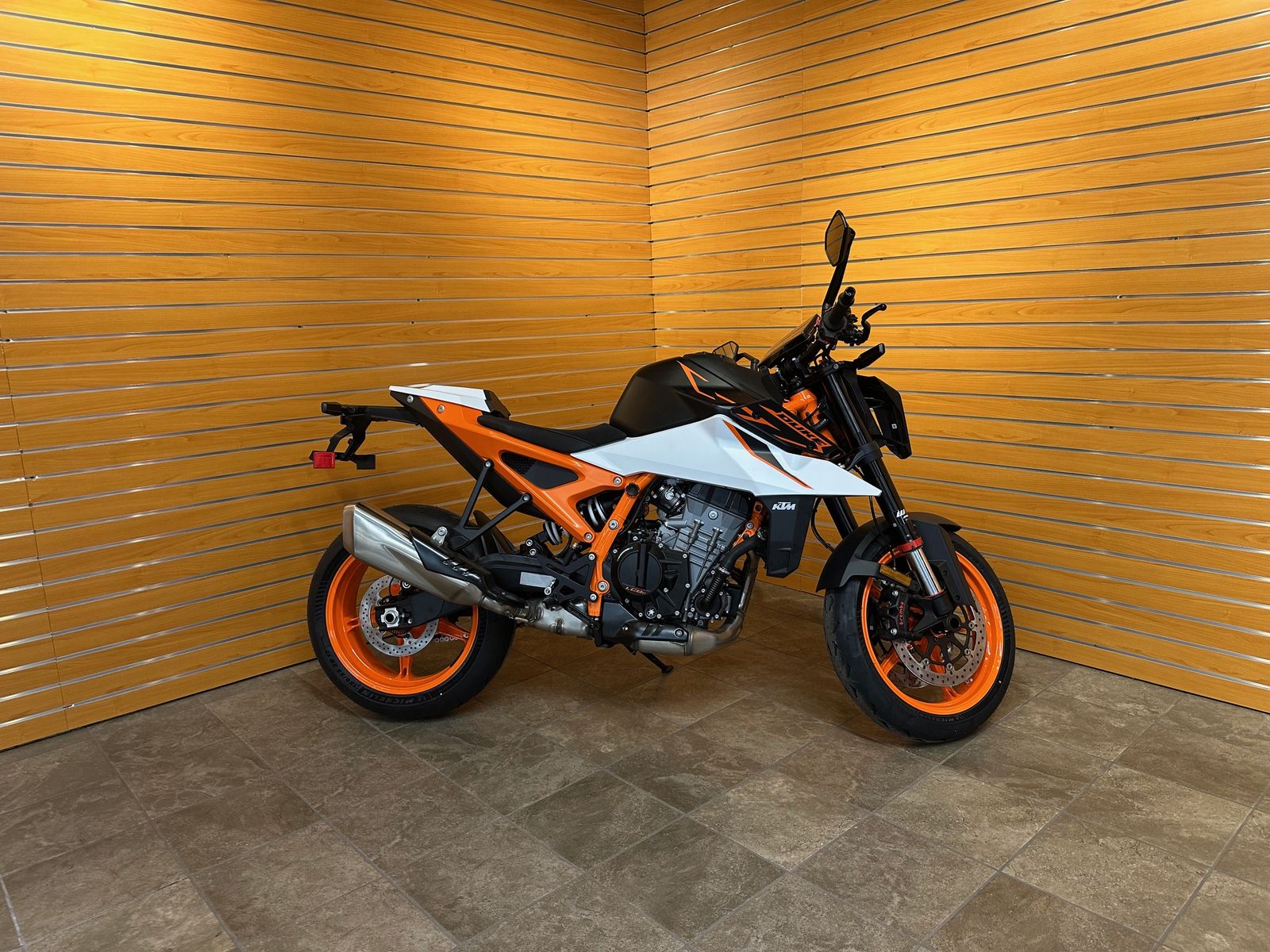 2024 KTM 990 DUKE - K24154