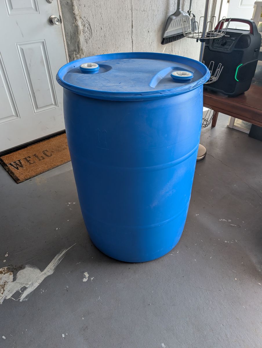55 gallon water storage barrel