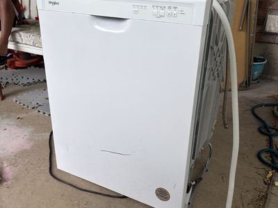 Whirlpool Built-In Dishwasher in White