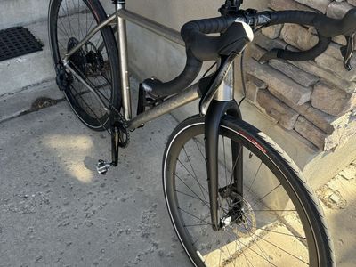 Lynskey GR 300 Titanium Gravel Bike, Roval Carbon Wheels, Size M (54-56cm)