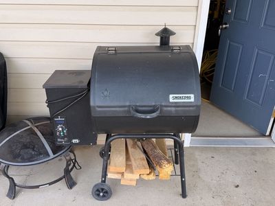 Camp Chef SmokePro STX Pellet Grill Smoker - Black, Digital Controls, Excellent Condition