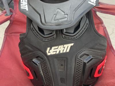 Leatt Youth Chest/Neck Combo Size L/XL
