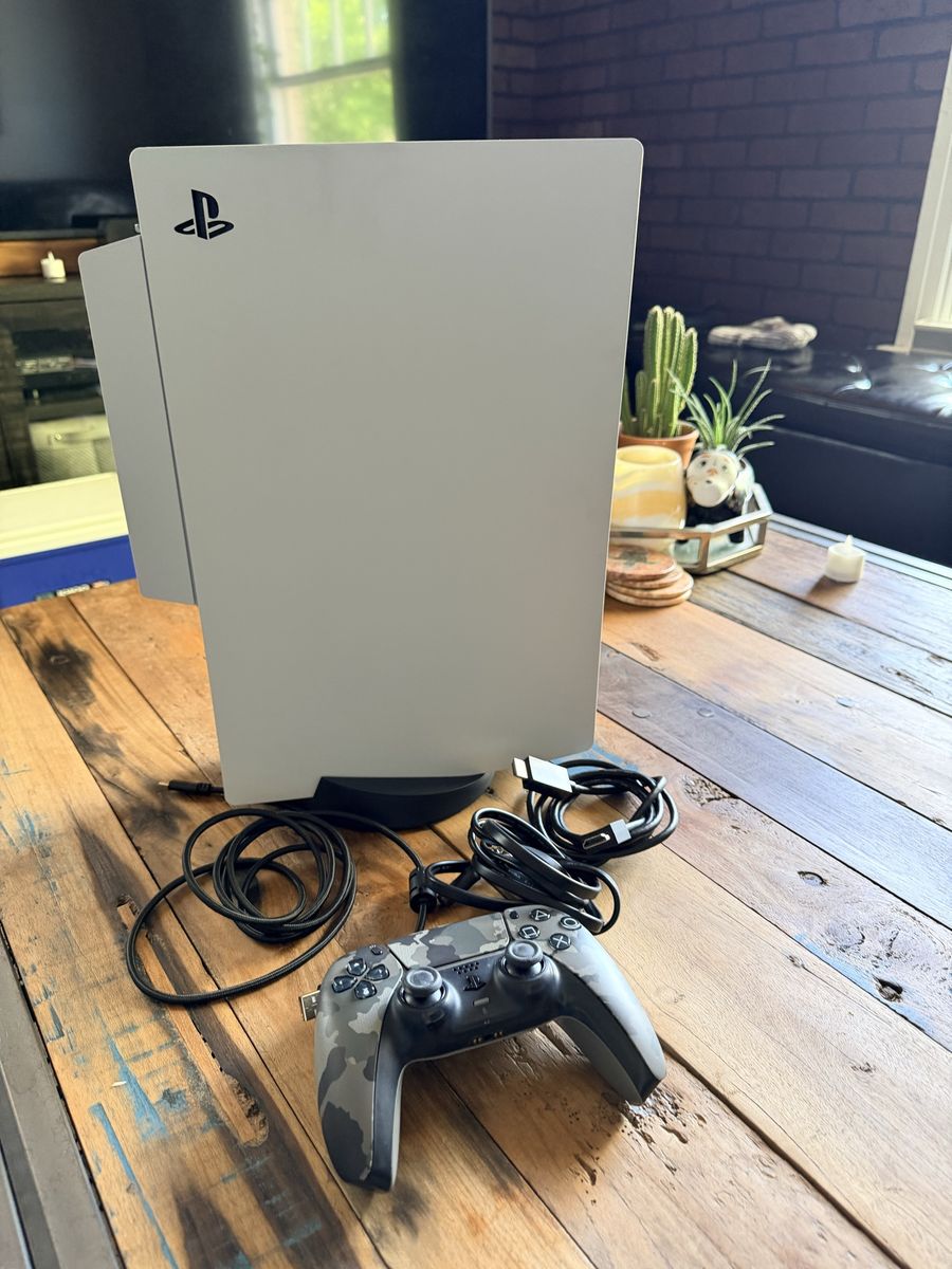 PS5 Disc Edition Bundle – 20+ Games + and Fan