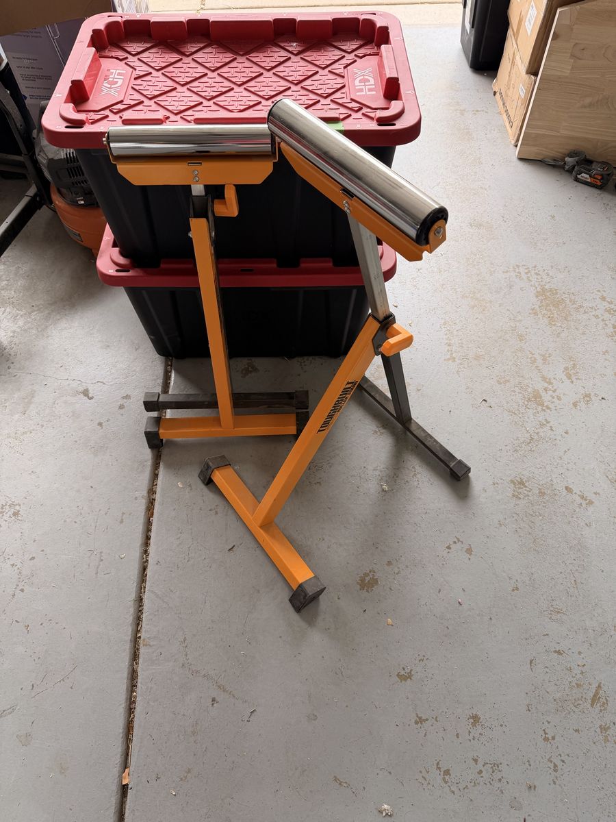 Toughbuilt adjustable roller stands