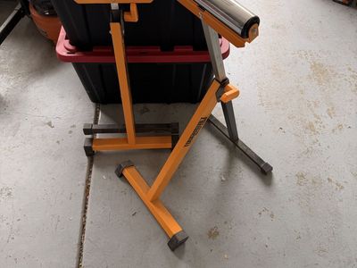 Toughbuilt adjustable roller stands