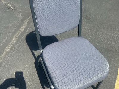 Gray Stackable Cushioned Chair - Good Condition, Versatile Seating Solution