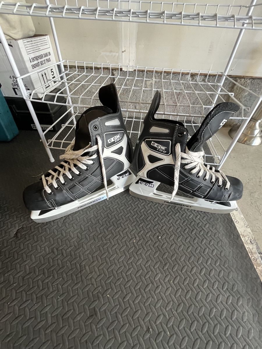 CCM 192 Proformance Ice Skates Black and White Size 11