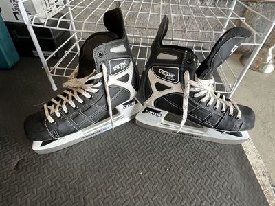 CCM 192 Proformance Ice Skates Black and White Size 11