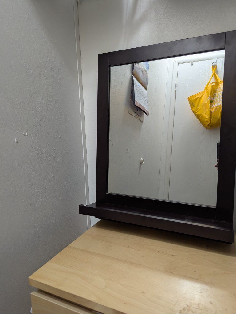 Wall mirror