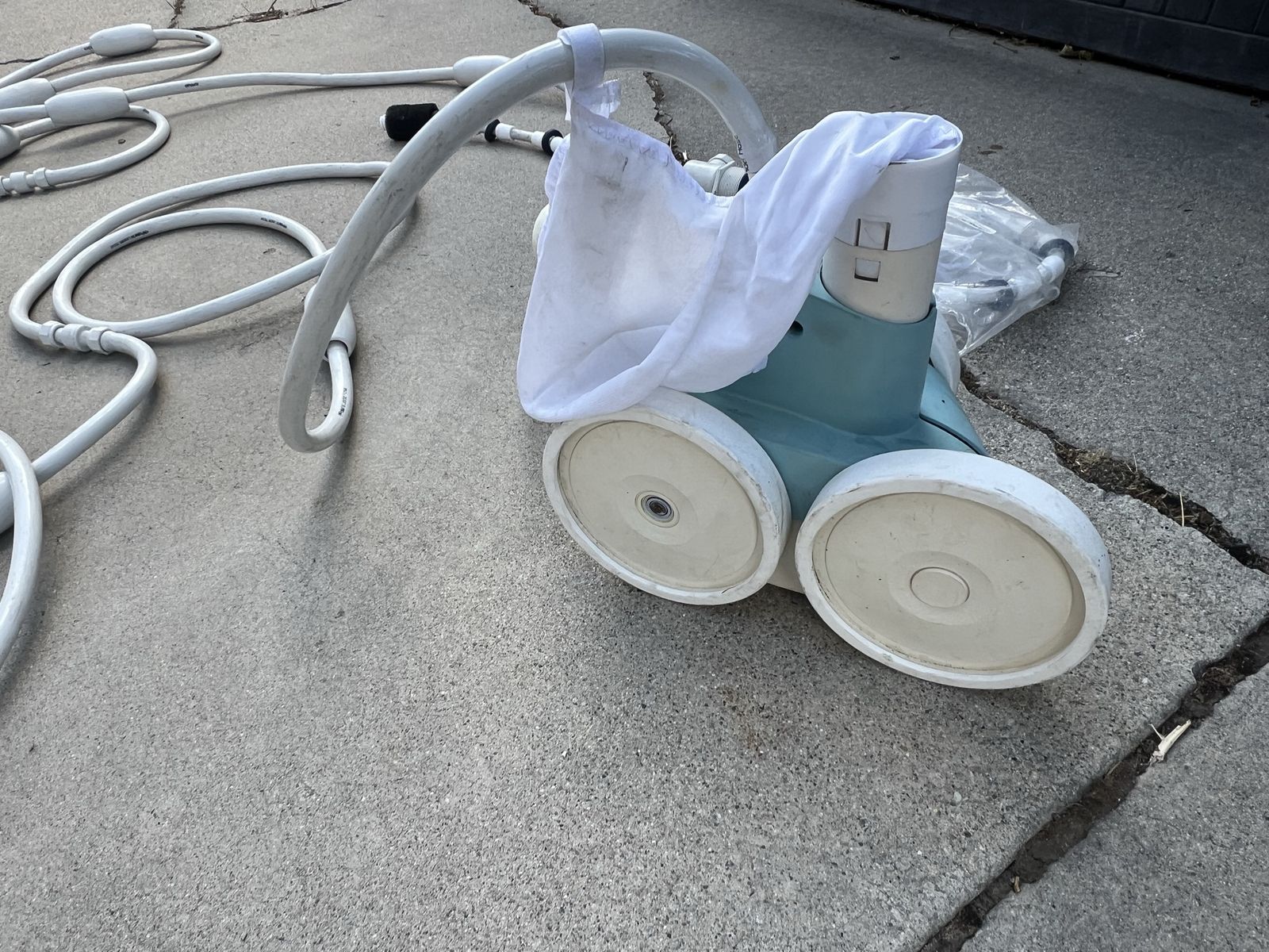 Polaris Pool Cleaner with Hoses and Filter Bag