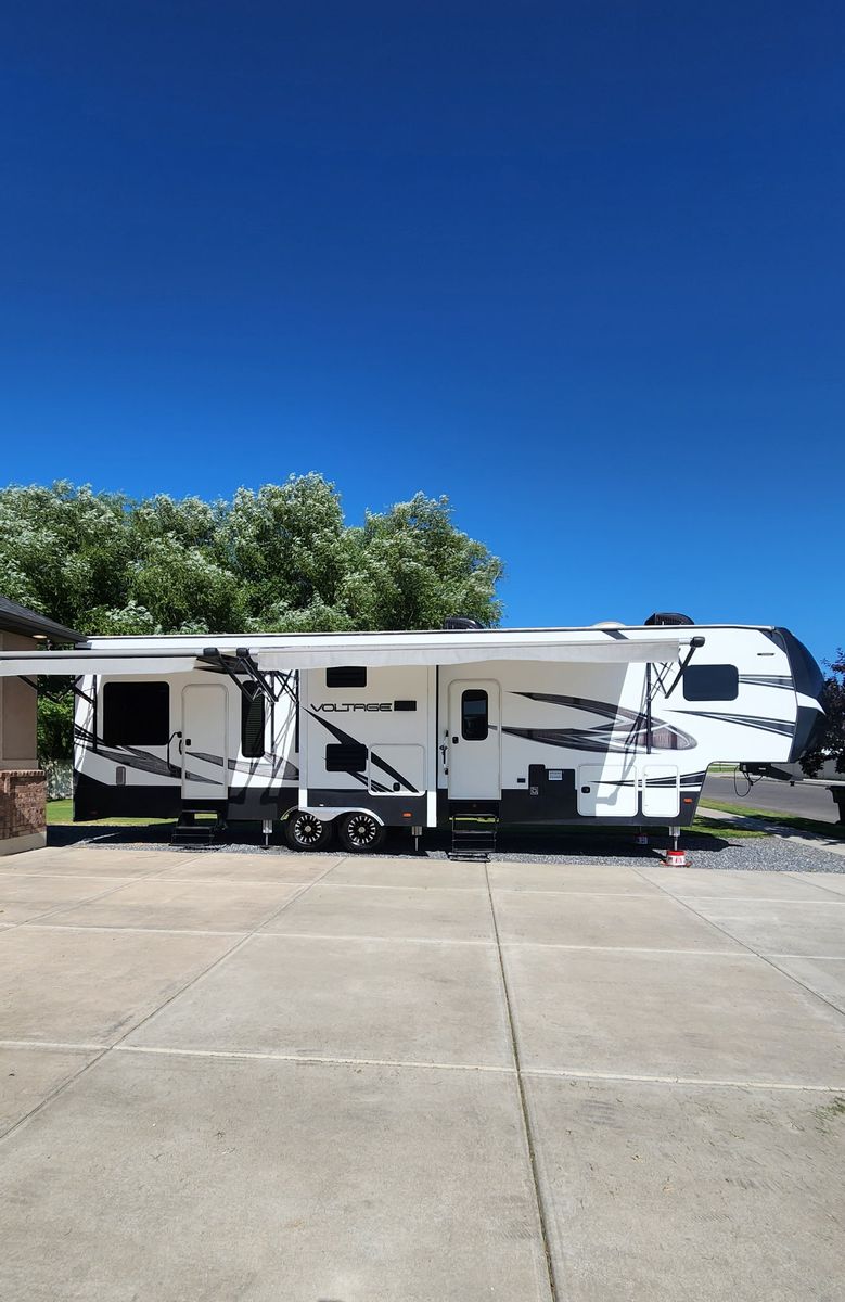 2017 Voltage Dutchman