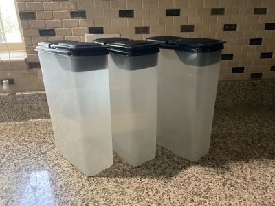 Set of 3 cereal containers