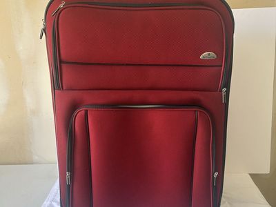 Samsonite Large Red Expandable Spinner Suitcase Luggage with Wheels