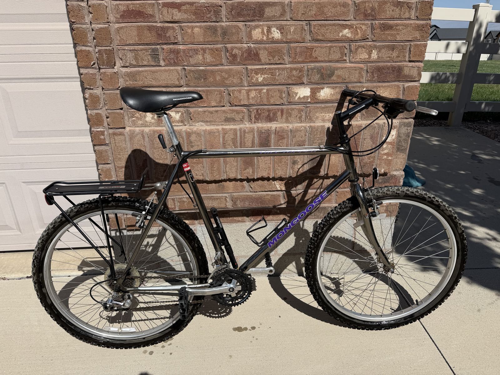 Mongoose Hill Topper MTB