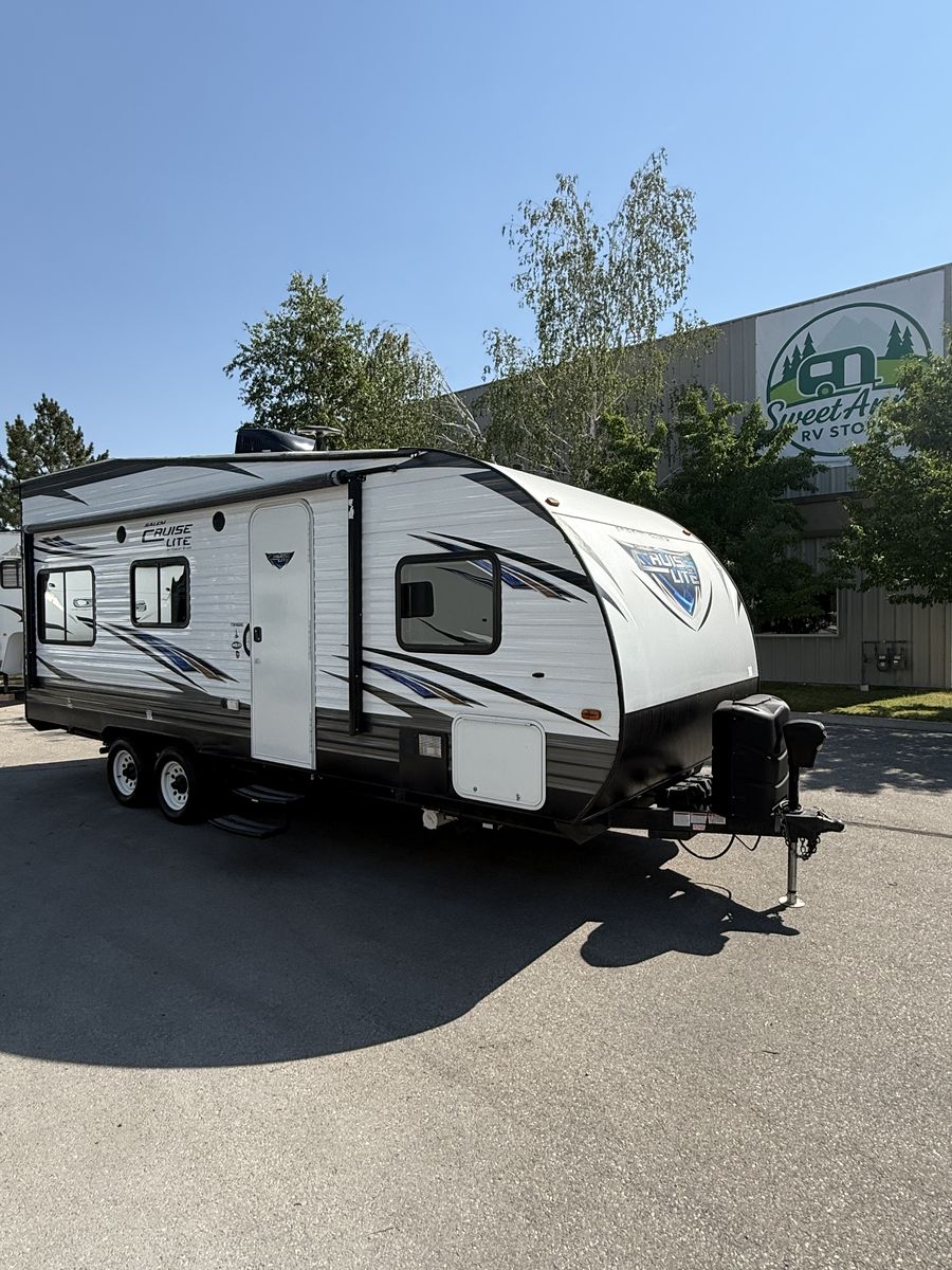 2018 Salem Cruise Lite 191SSXL Toy Hauler Travel Trailer