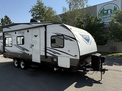 2018 Salem Cruise Lite 191SSXL Toy Hauler Travel Trailer