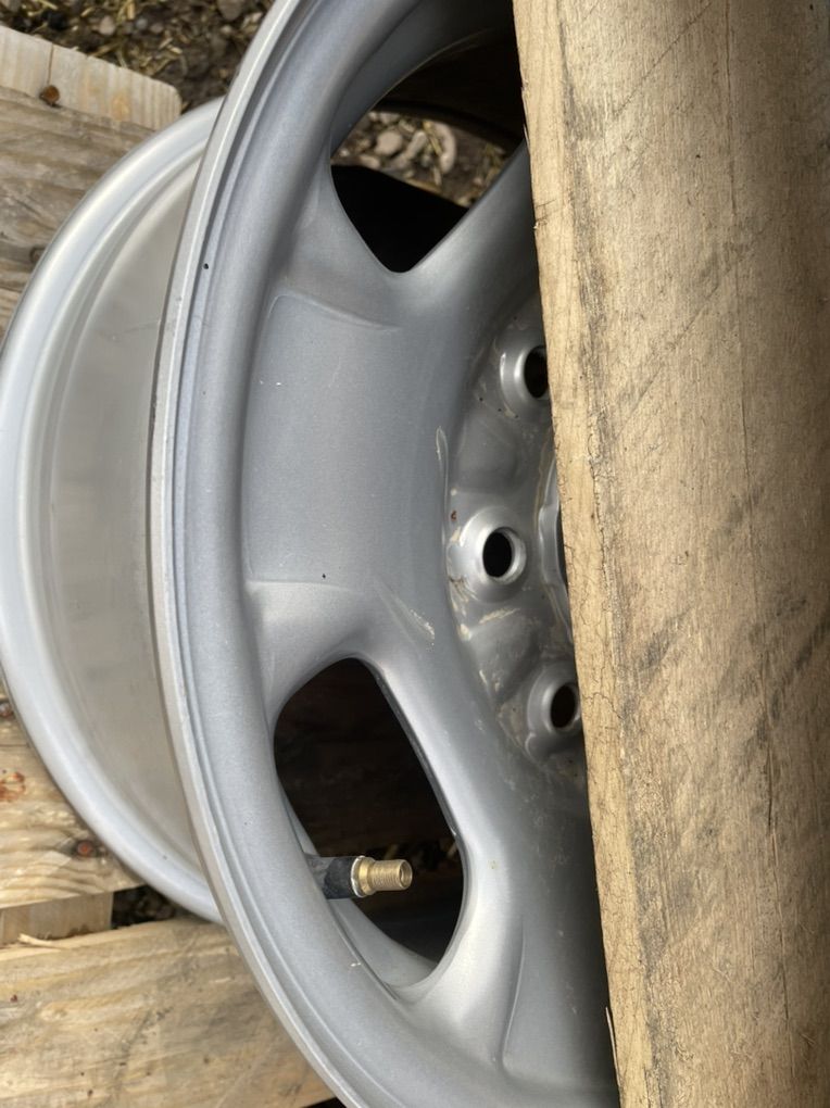 lot of 4 chev or gmc  8 lug newer rims