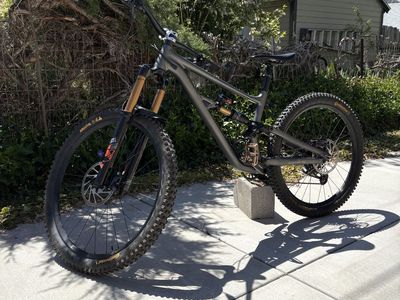 Specialized Status 160 (Upgraded) Mountain Bike