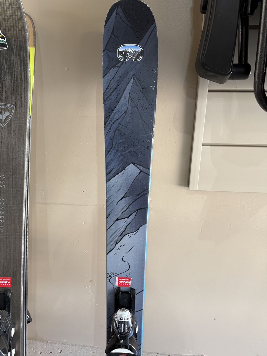 Rossignol Sender Black Ops 98 Skiis