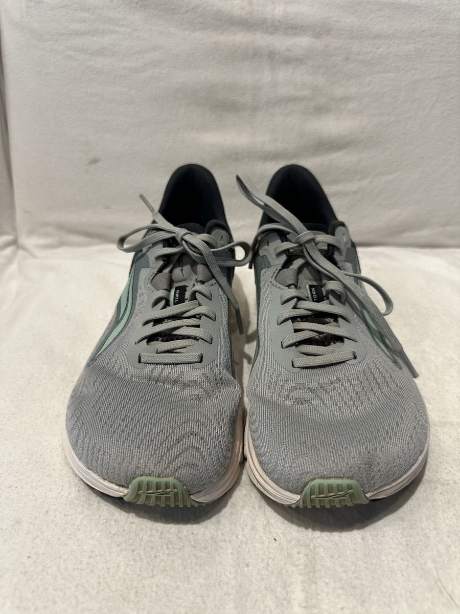 Altra Torin 6 women’s size 8 grey/sage green/black running shoes