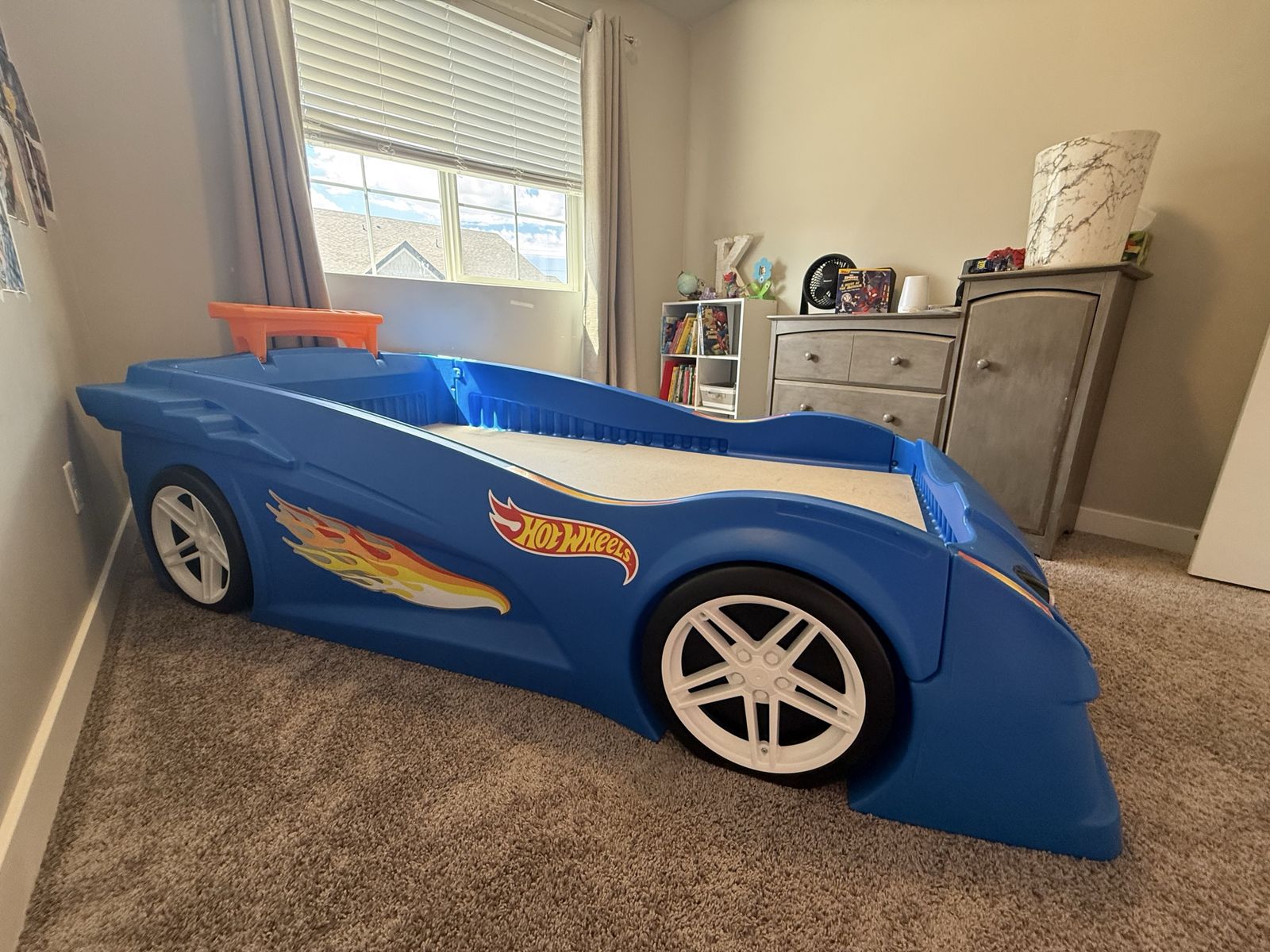 Step2 Hot Wheels Toddler to Twin Race Car Bed Blue with Spoiler